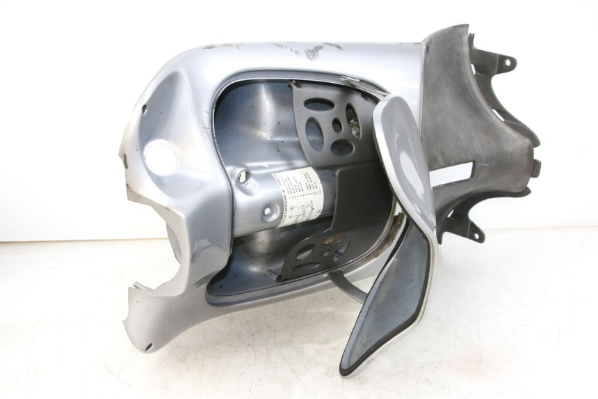 photo de PANNELLO INTERNO APRILIA SCARABEO 100 (2003 - 2012)