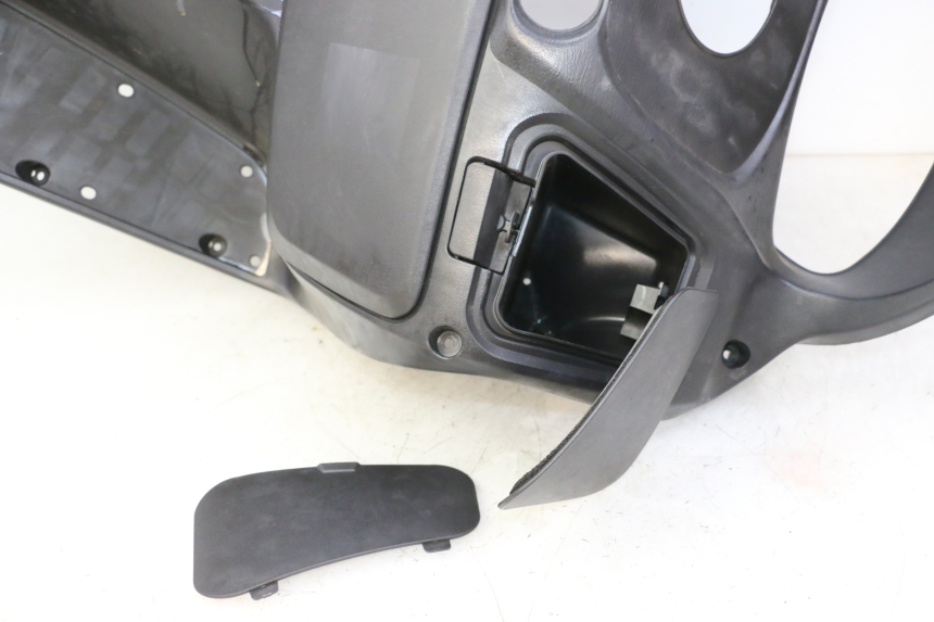 photo de PANNELLO INTERNO SUZUKI BURGMAN 125 (2007 - 2014)