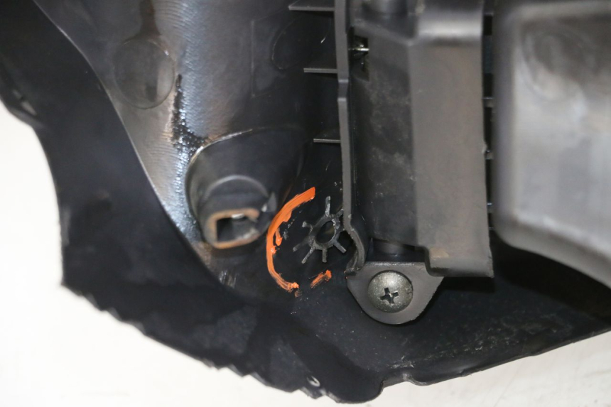 photo de PANNELLO INTERNO SUZUKI BURGMAN 125 (2007 - 2014)