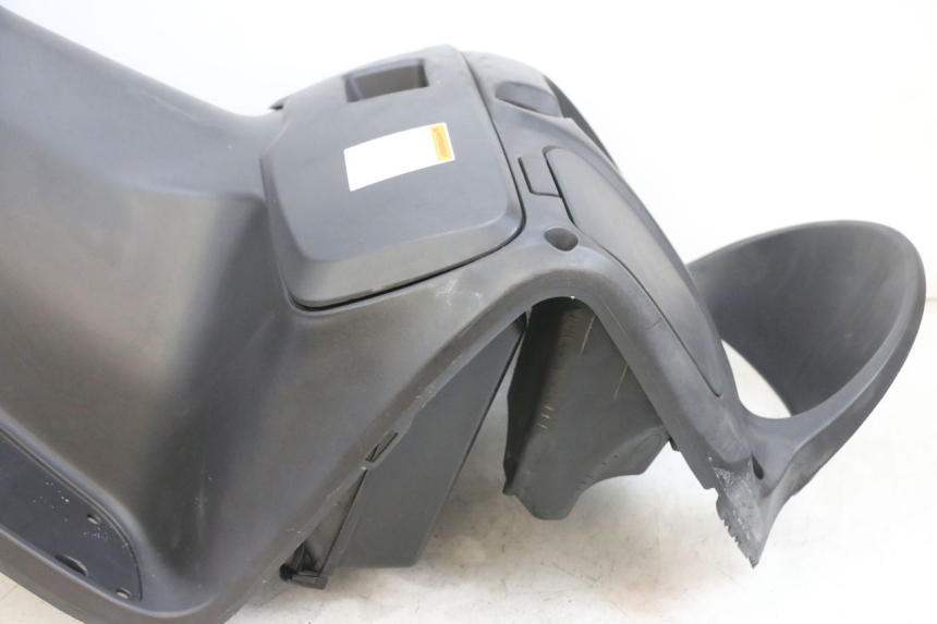 photo de PANNELLO INTERNO SUZUKI BURGMAN 125 (2007 - 2014) - Zoom sui componenti