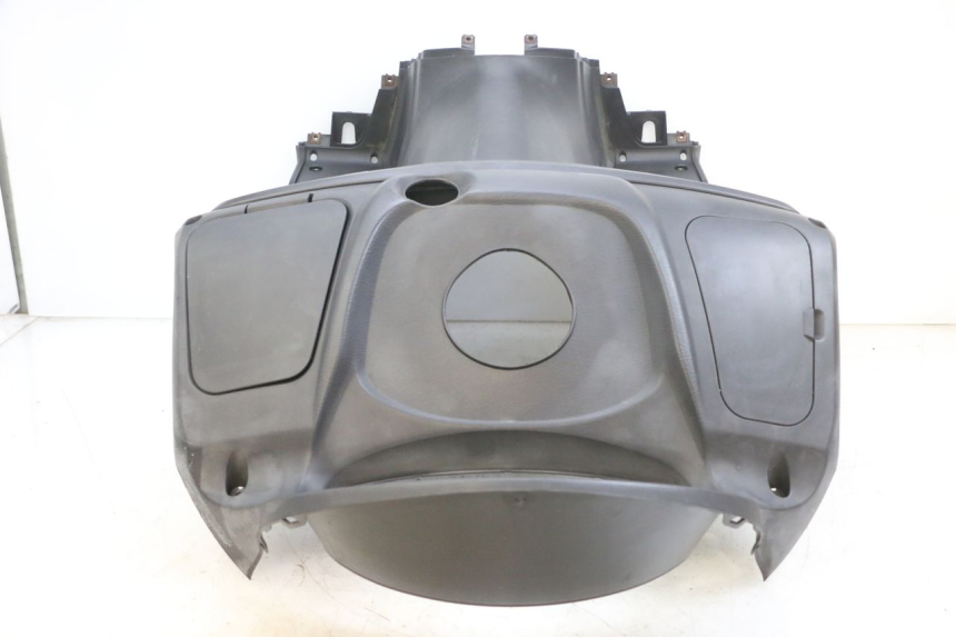 photo de PANNELLO INTERNO SUZUKI BURGMAN 125 (2007 - 2014) - Primo piano ad alta risoluzione