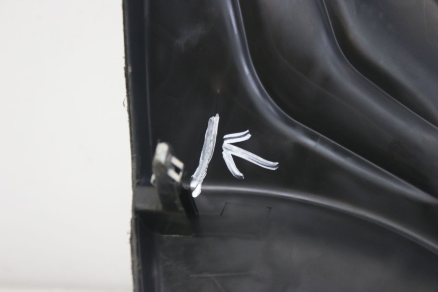 photo de PANNELLO INTERNO INFERIORE PIAGGIO FLY 4T 50 (2013 - 2017)