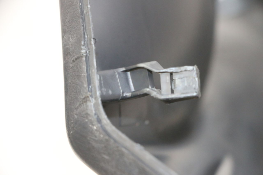 photo de PANNELLO INTERNO INFERIORE PIAGGIO FLY 4T 50 (2013 - 2017) - Zoom sullo stato d'uso