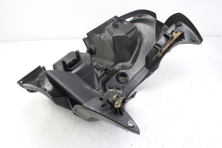 photo de PANNELLO INTERNO INFERIORE PIAGGIO X9 EVOLUTION 250 (2003 - 2007)