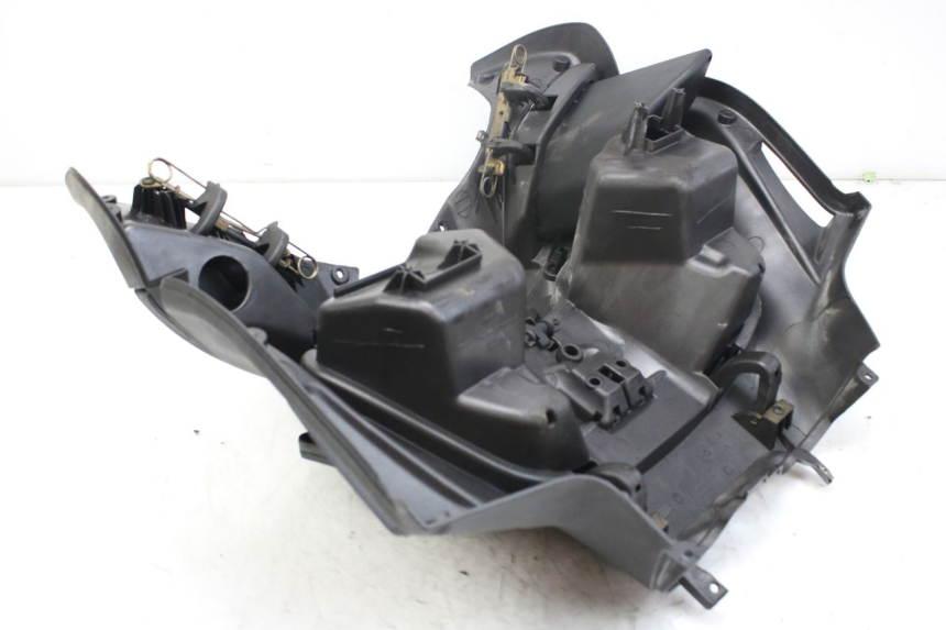 photo de PANNELLO INTERNO INFERIORE PIAGGIO X9 EVOLUTION 250 (2003 - 2007)