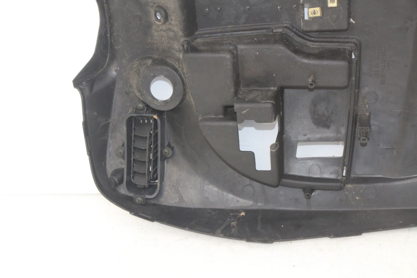 photo de PANNELLO INTERNO KYMCO PEOPLE 250 (2004 - 2008)