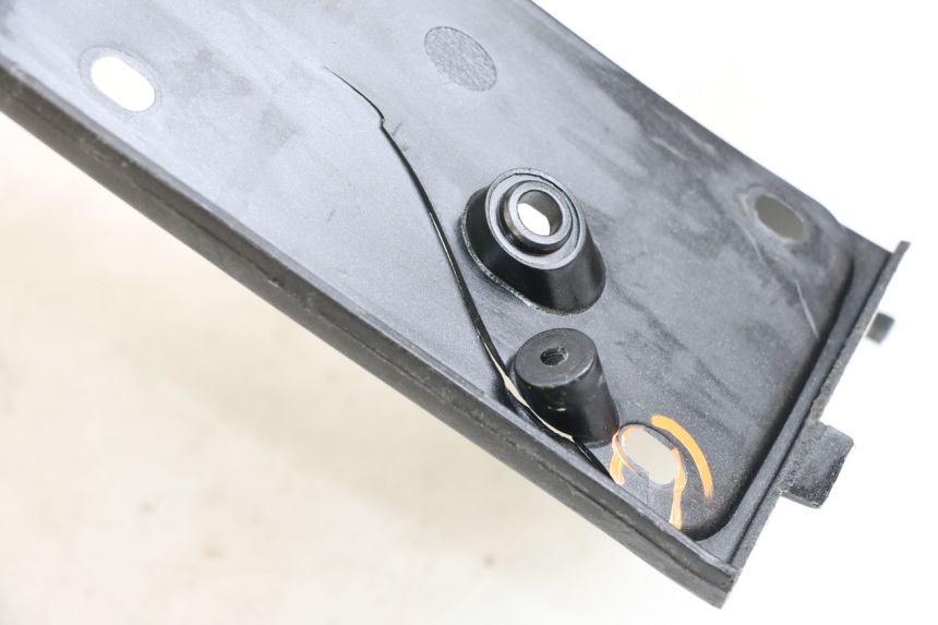 photo de PANNELLO INTERNO PEUGEOT SATELIS 125 (2010 - 2012)