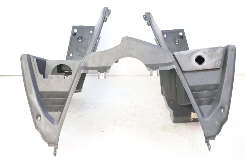 photo de FASCIA INTERNA PEUGEOT SATELIS 125 (2013 - 2018)