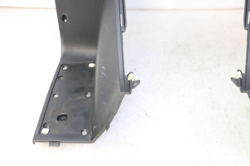 photo de FASCIA INTERNA PEUGEOT SATELIS 125 (2013 - 2018)