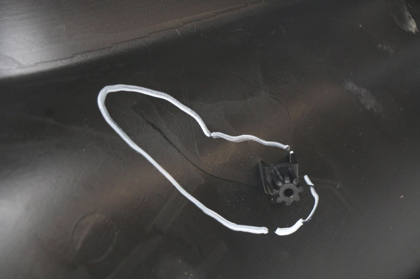 photo de PANNELLO INTERNO PEUGEOT STREETZONE 4T 50 (2018 - 2023)