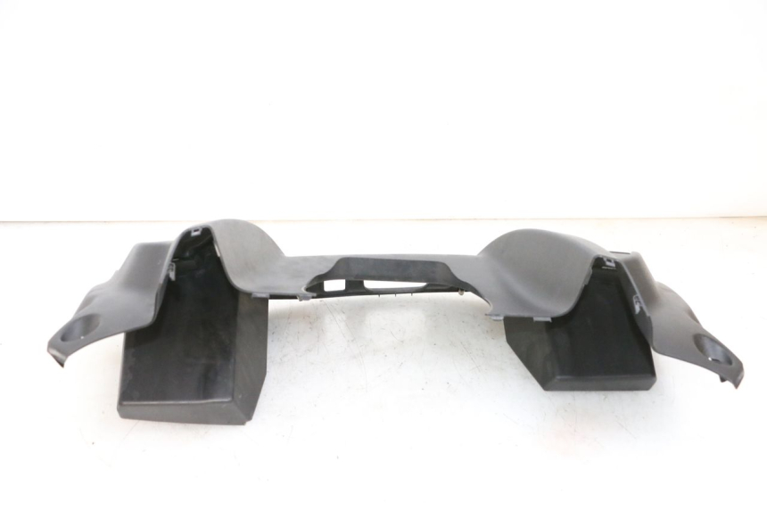 photo de RETROSCUDO SUPERIORE SUZUKI BURGMAN 650 (2013 - 2020)