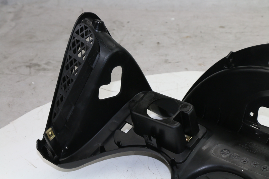 photo de PANNELLO INTERNO SUPERIORE KYMCO GRAND DINK 125 (2002 - 2007)