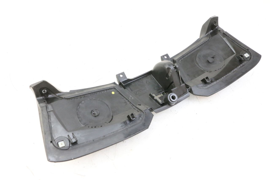 photo de PANNELLO INTERNO SUPERIORE PIAGGIO MP3 500 (2014 - 2016)