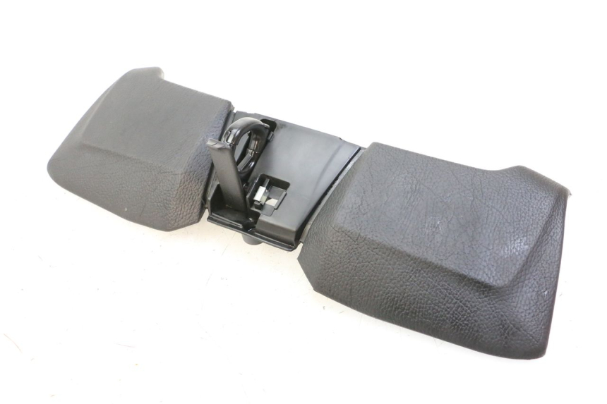 photo de PANNELLO INTERNO SUPERIORE PIAGGIO MP3 500 (2014 - 2016)