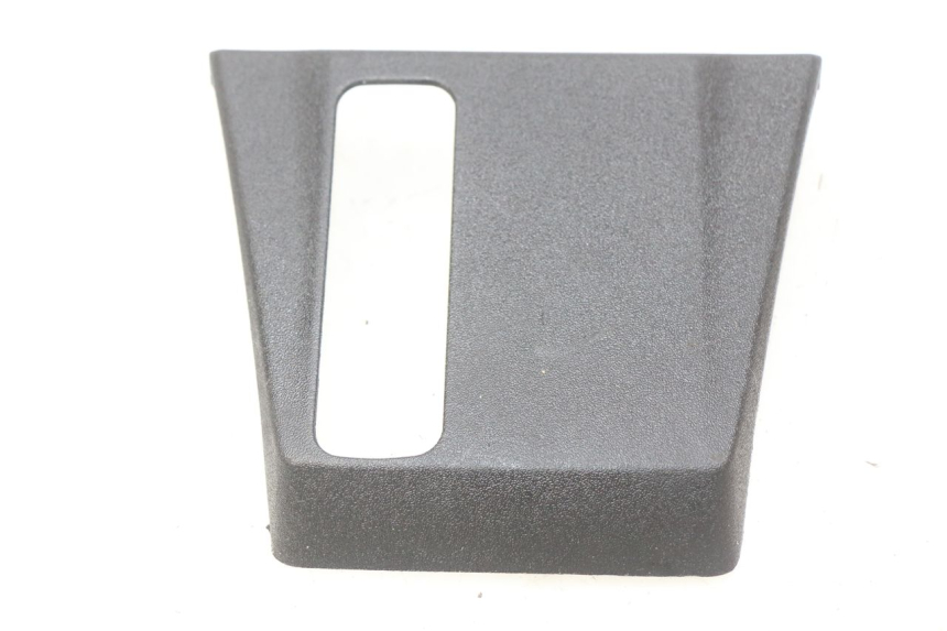 photo de PANNELLO INTERNO SUPERIORE PIAGGIO MP3 500 (2014 - 2016)