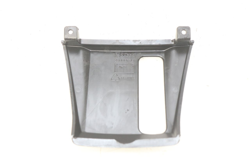 photo de PANNELLO INTERNO SUPERIORE PIAGGIO MP3 500 (2014 - 2016)