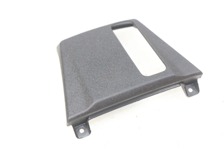 photo de PANNELLO INTERNO SUPERIORE PIAGGIO MP3 500 (2014 - 2016)