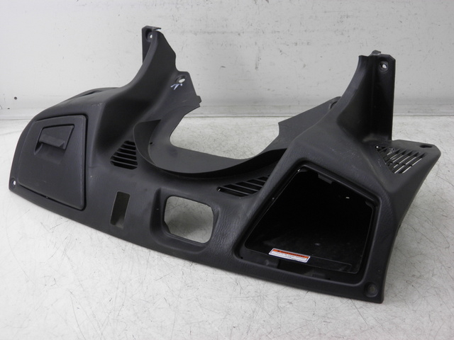 photo de PANNELLO INTERNO SUPERIORE SUZUKI BURGMAN EXECUTIVE 650 (2008 - 2010)