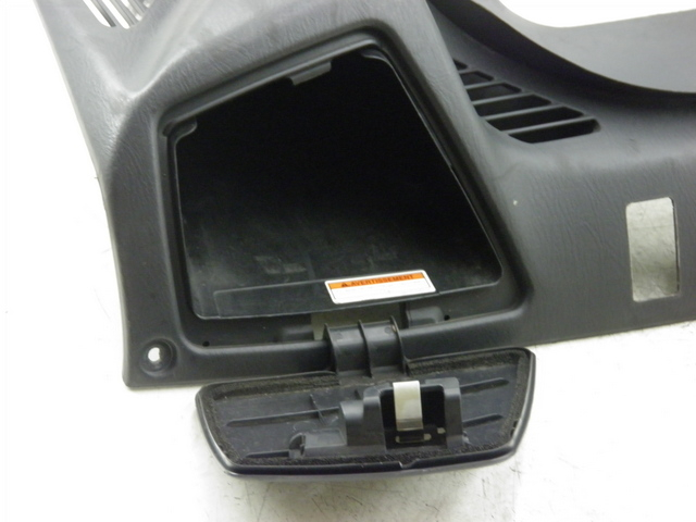 photo de PANNELLO INTERNO SUPERIORE SUZUKI BURGMAN EXECUTIVE 650 (2008 - 2010)