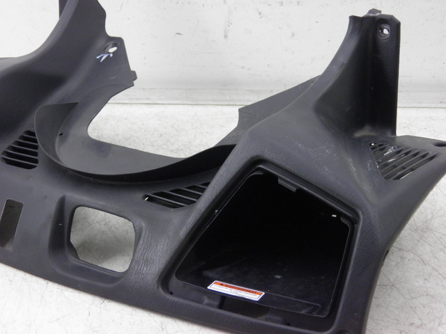 photo de PANNELLO INTERNO SUPERIORE SUZUKI BURGMAN EXECUTIVE 650 (2008 - 2010)