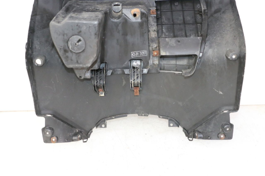 photo de TABLIER INTERIORE YAMAHA X-MAX XMAX 250 (2006 - 2009)