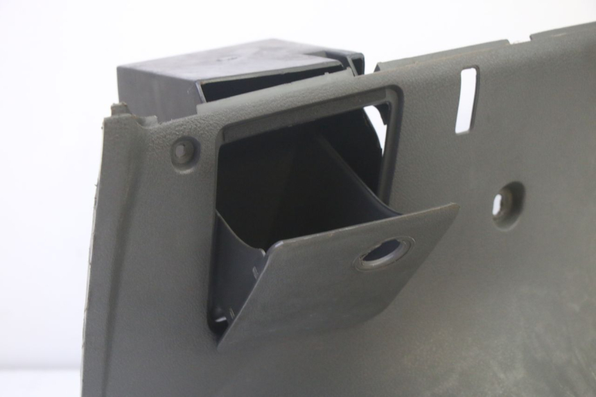 photo de FASCIA INTERNA YAMAHA YP MAJESTY 125 (2002 - 2006) - Zoom sullo stato d'uso