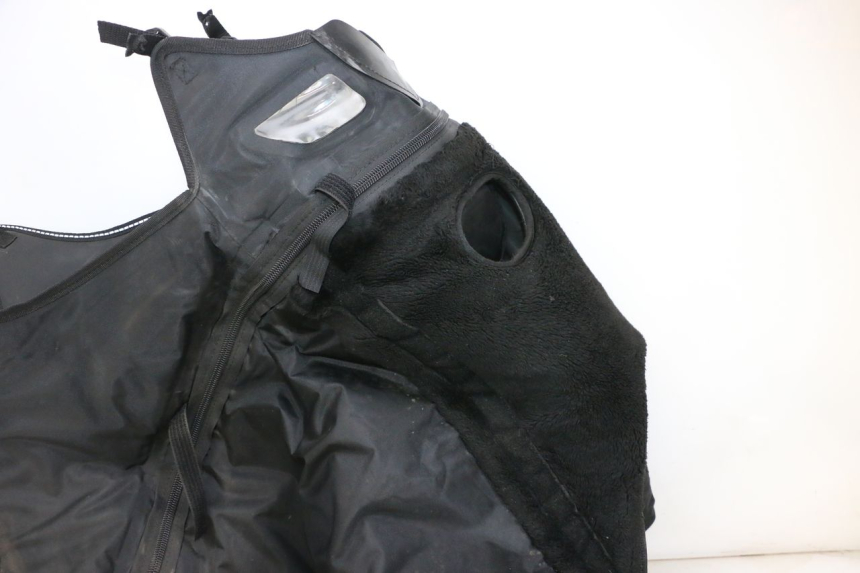 photo de COPRIGAMBE PIAGGIO MP3 HPE 300 (2019 - 2026) - Caratteristiche distintive