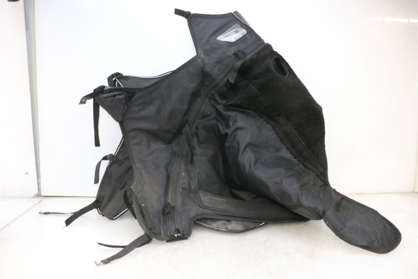 photo de COPRIGAMBE PIAGGIO MP3 HPE 300 (2019 - 2026) - Zoom sui componenti