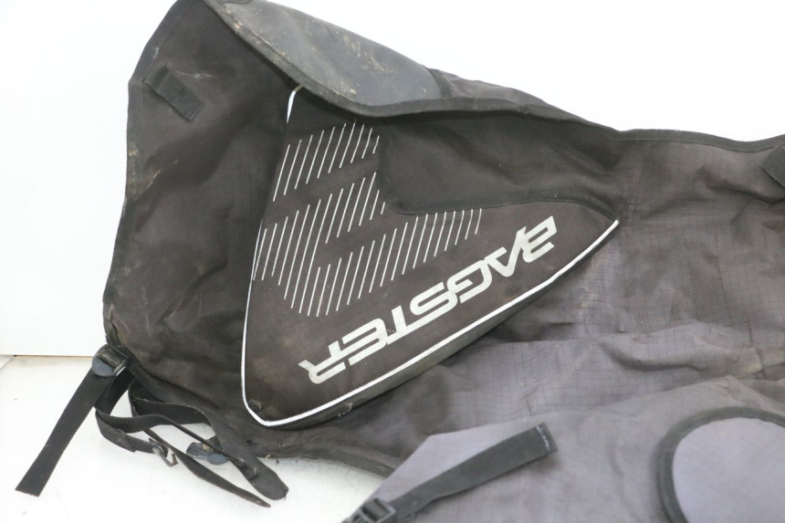 photo de COPRIGAMBE PIAGGIO XEVO - X EVO 125 (2007 - 2016) - Angolazione alternativa