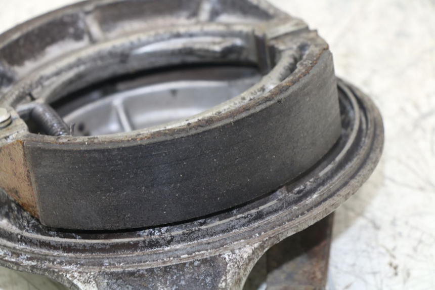 photo de TAMBURI POSTERIORE SUZUKI GN 125 (1997 - 2000)