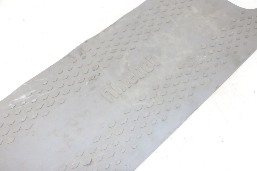 photo de TAPPETINO PEDANA SEGWAY NINEBOT F65I 1