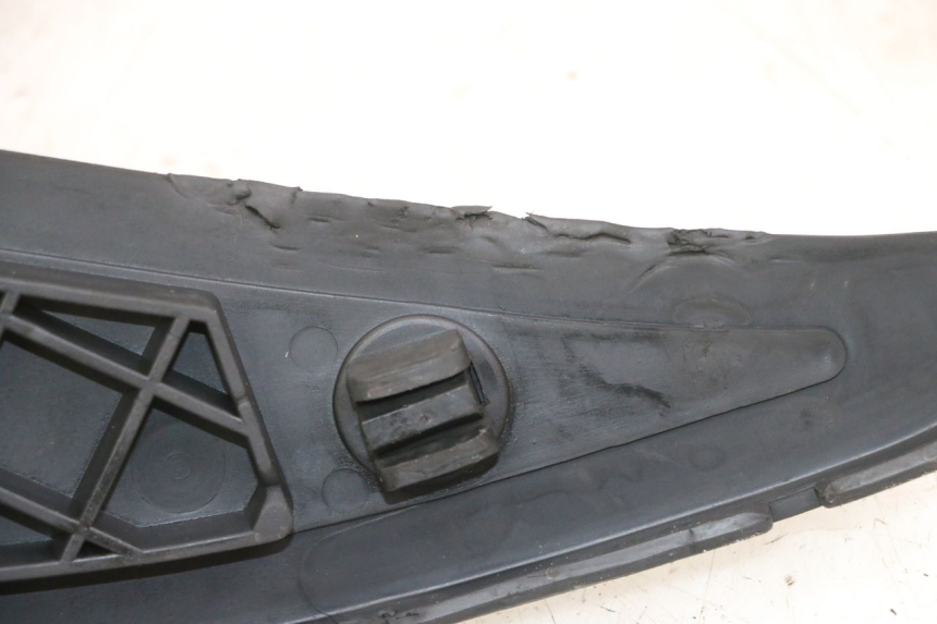 photo de CARENA PEDANA GOMME GILERA NEXUS 300 (2008 - 2013)