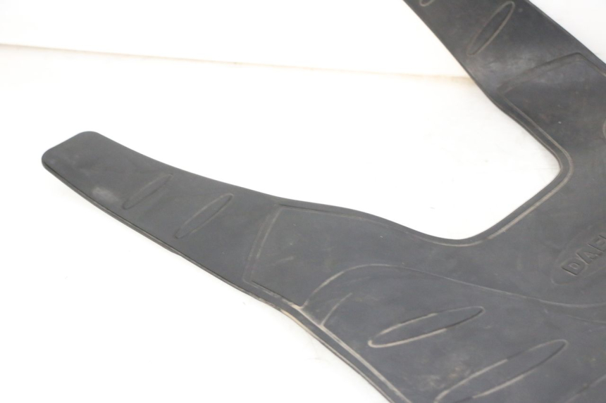 photo de CARENA PEDANA GOMME DAELIM HISTORY 125 (2001 - 2002)