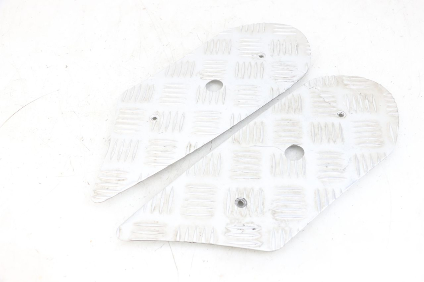 photo de TAPPETINO PEDANA PEUGEOT KISBEE 4T 50 (2018 - 2022) - Vista principale