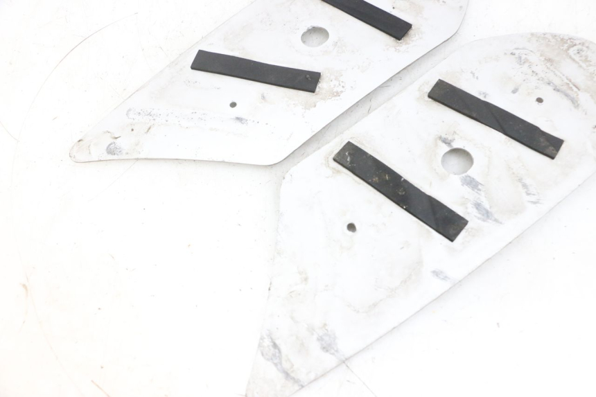 photo de TAPPETINO PEDANA PEUGEOT KISBEE 4T 50 (2018 - 2022) - Dettaglio del componente