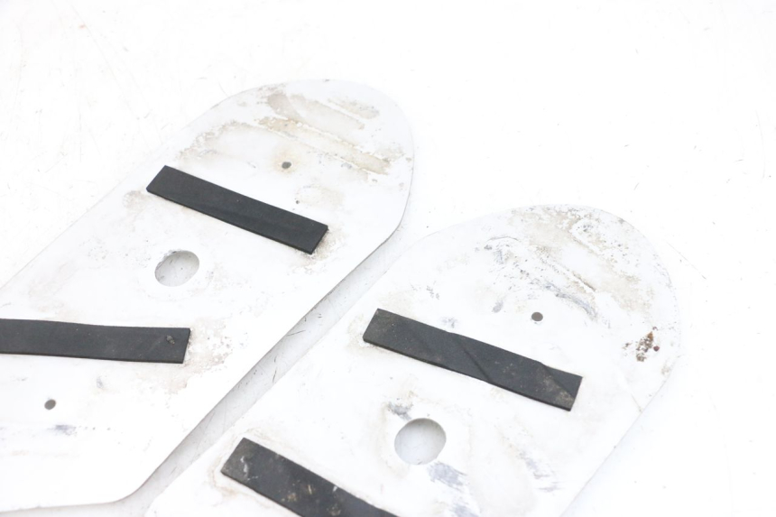 photo de TAPPETINO PEDANA PEUGEOT KISBEE 4T 50 (2018 - 2022) - Zoom sullo stato d'uso