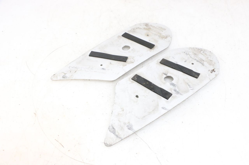 photo de TAPPETINO PEDANA PEUGEOT KISBEE 4T 50 (2018 - 2022) - Altra angolazione