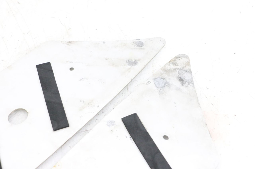 photo de TAPPETINO PEDANA PEUGEOT KISBEE 4T 50 (2018 - 2022) - Zoom sullo stato d'uso