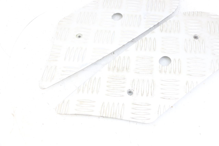 photo de TAPPETINO PEDANA PEUGEOT KISBEE 4T 50 (2018 - 2022) - Primo piano tecnico