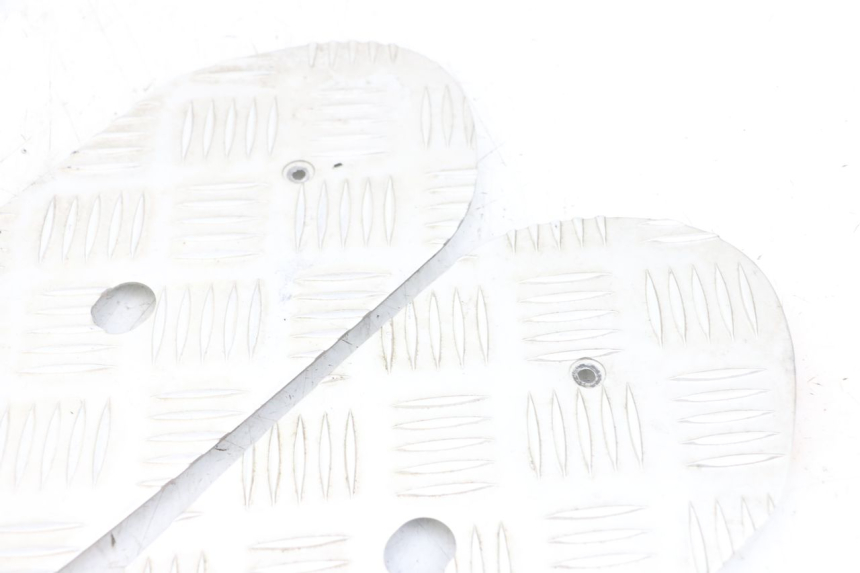 photo de TAPPETINO PEDANA PEUGEOT KISBEE 4T 50 (2018 - 2022) - Vista d'insieme del prodotto