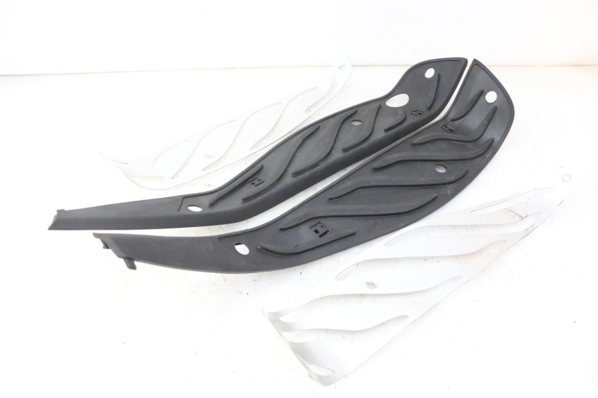 photo de CARENA PEDANA GOMME PIAGGIO MP3 HPE 310 (2024 - 2025)