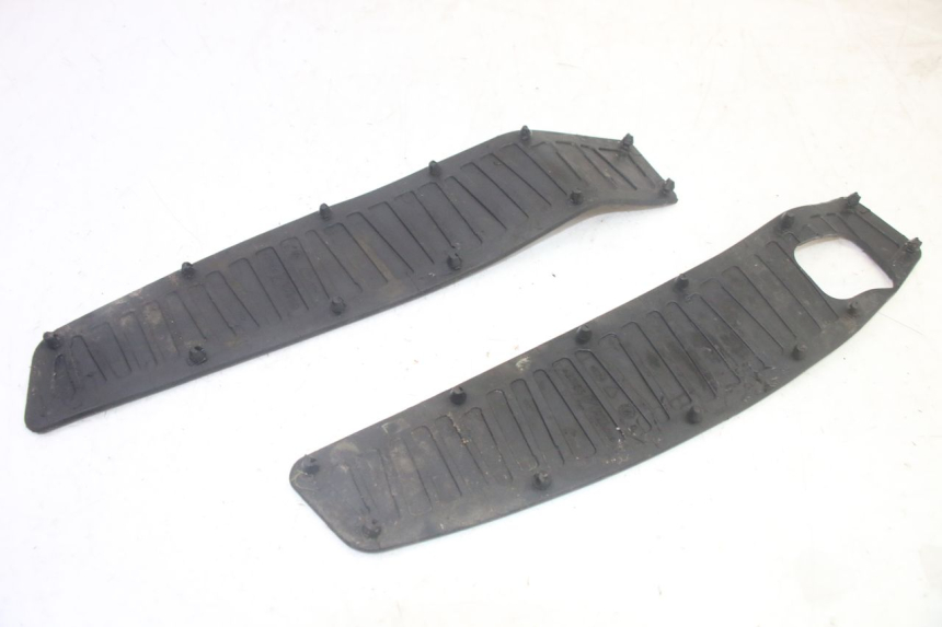 photo de CARENA PEDANA GOMME PIAGGIO MP3 HPE 350 (2018 - 2020) - Primo piano tecnico