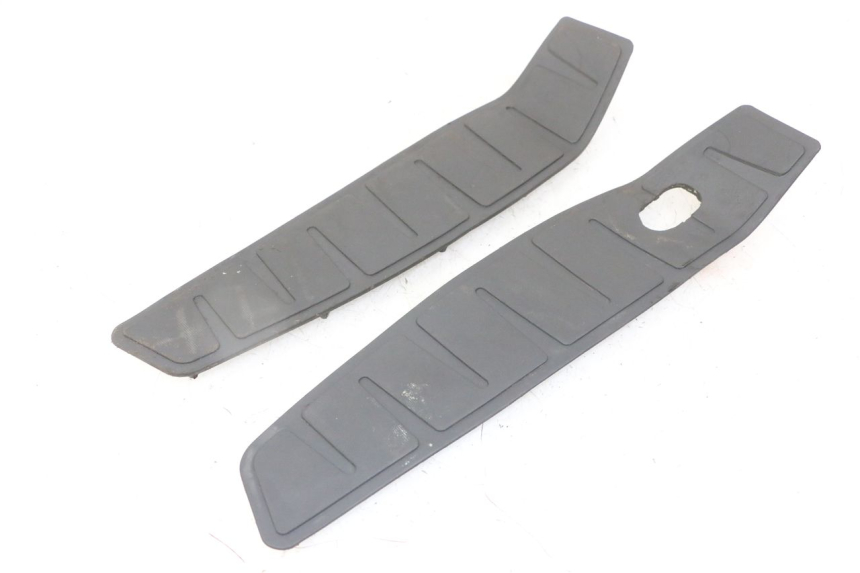 photo de CARENA PEDANA GOMME PIAGGIO MP3 LT 300 (2010 - 2016)