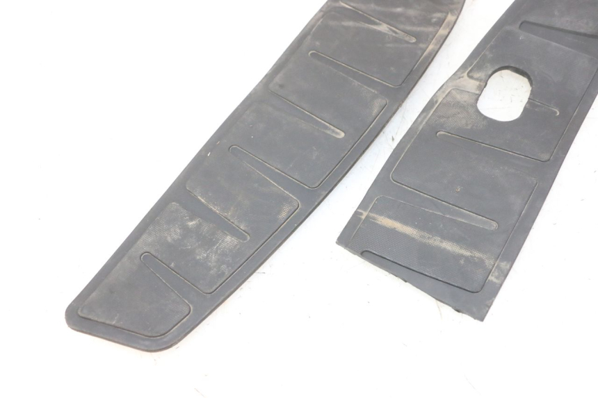 photo de TAPPETINO PEDANA PIAGGIO MP3 RL 250 (2007 - 2010)