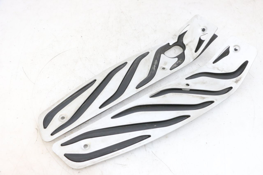 photo de CARENA PEDANA GOMME PIAGGIO MP3 500 (2016 - 2018) - Vista principale