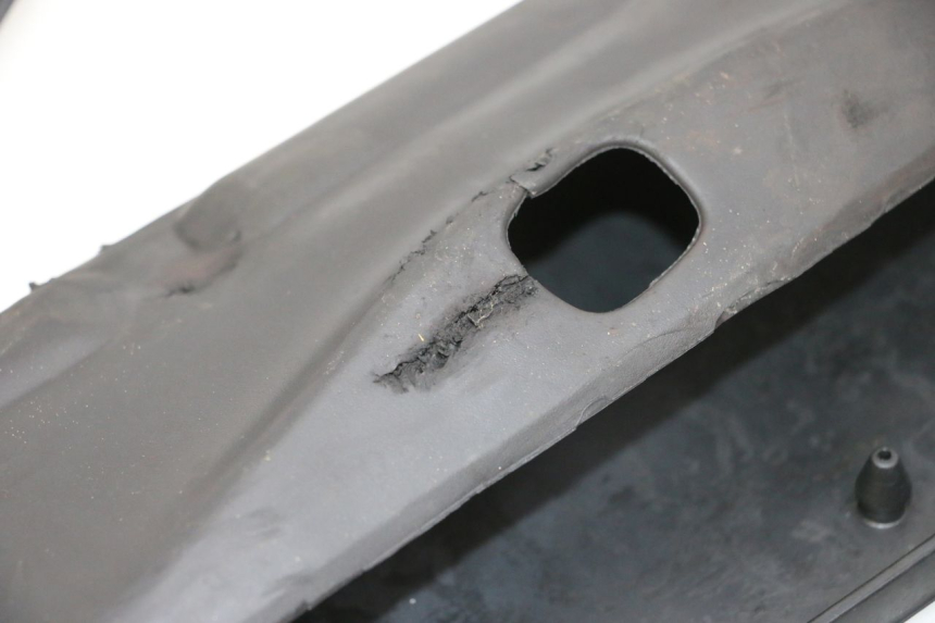 photo de CARENA PEDANA GOMME YAMAHA NEO'S CORE 1 (2022 - 2026) - Caratteristiche distintive