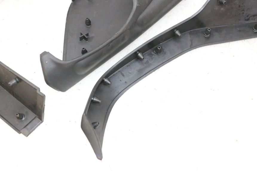 photo de CARENA PEDANA GOMME YAMAHA NEO'S CORE 1 (2022 - 2026) - Angolazione alternativa