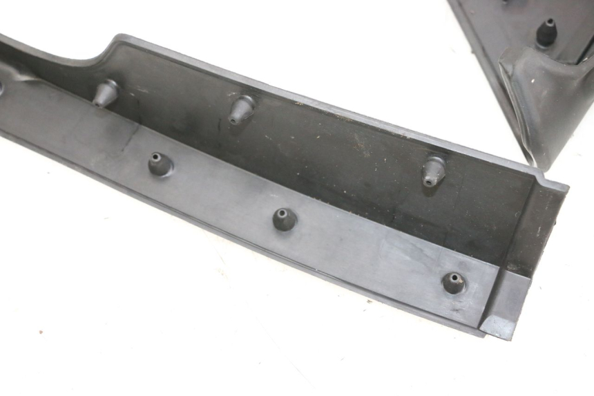 photo de CARENA PEDANA GOMME YAMAHA NEO'S CORE 1 (2022 - 2026) - Zoom qualità usato