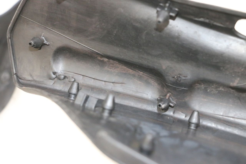 photo de CARENA PEDANA GOMME YAMAHA NEO'S CORE 1 (2022 - 2026) - Dettagli dei punti di fissaggio