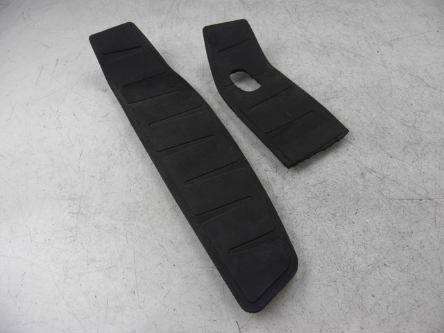 photo de CARENA PEDANA GOMME PIAGGIO MP3 LT 300 (2010 - 2016)